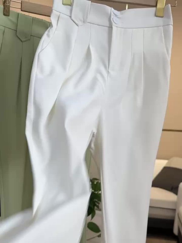 純色涼感休閒高腰修身直筒褲，春夏季寬腿雙扣設計，適合怕熱人群