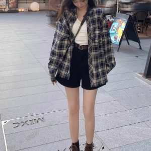 大碼女士休閒長袖襯衫 藍白格紋紐扣上衣，四季通用機洗不透視經典領口設計，百搭單品，寬鬆版型，便捷護理面料，辦公裝扮必備耐穿材質