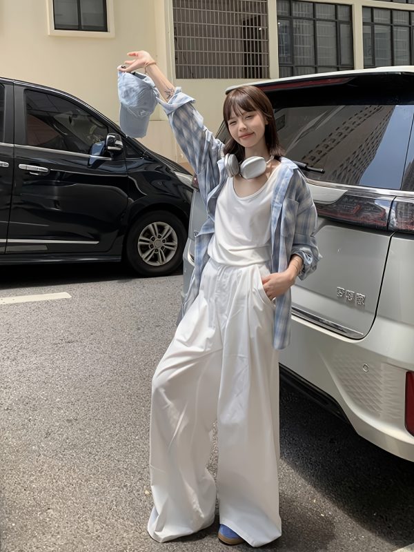 大碼女士休閒長袖襯衫 藍白格紋紐扣上衣，四季通用不透視經典領口機洗襯衫