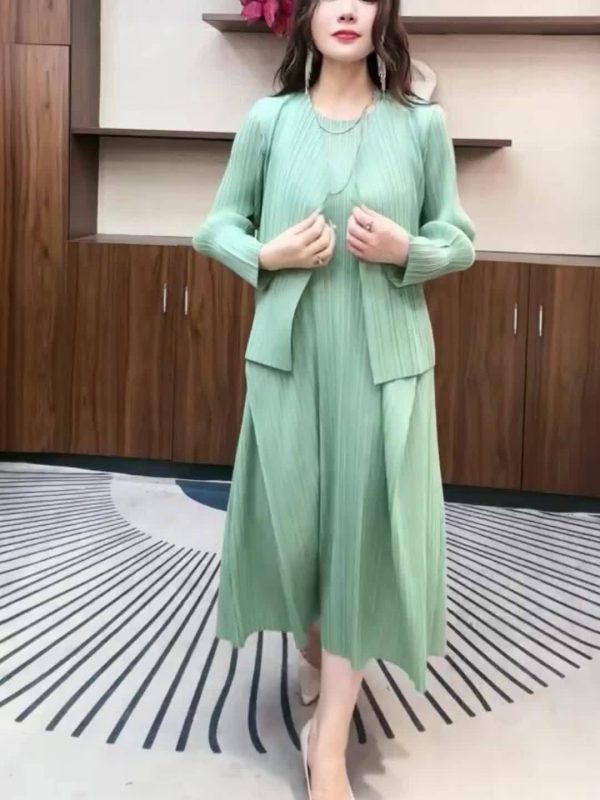 大尺碼 女士優雅 v 領長袖開衫 瘦身款，輕質聚酯，前扣，荷葉邊，適合春夏，休閒時尚風格，休閒時尚開衫 | v 領開衫 | 光澤質感