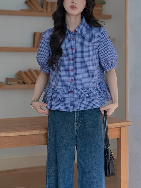 大尺碼 女士法國風格格紋襯衫，帶荷葉袖和領子 休閒扣子襯衫，淺藍色和白色格紋圖案，夏季寬鬆版型，女士t恤