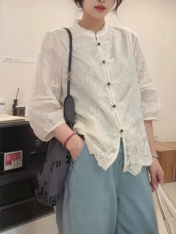 大尺碼 優雅純白花卉刺繡襯衫，綠色紐扣 女士別緻無袖襯衫，夏季完美，休閒到正式穿著，休閒夏季穿著 | 花卉刺繡襯衫 | 複雜刺繡，女士襯衫