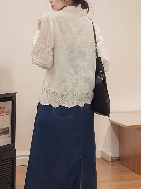 大尺碼 優雅純白花卉刺繡襯衫，綠色紐扣 女士別緻無袖襯衫，夏季完美，休閒到正式穿著，休閒夏季穿著 | 花卉刺繡襯衫 | 複雜刺繡，女士襯衫